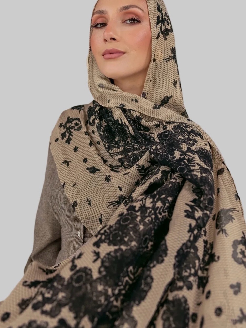 Vela Chantilly Lace Mini Hijab